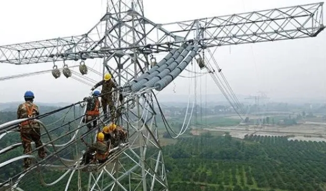 安庆市光缆与电缆：欧孚光电厂家告诉你“光”与“电”的不同秘密
